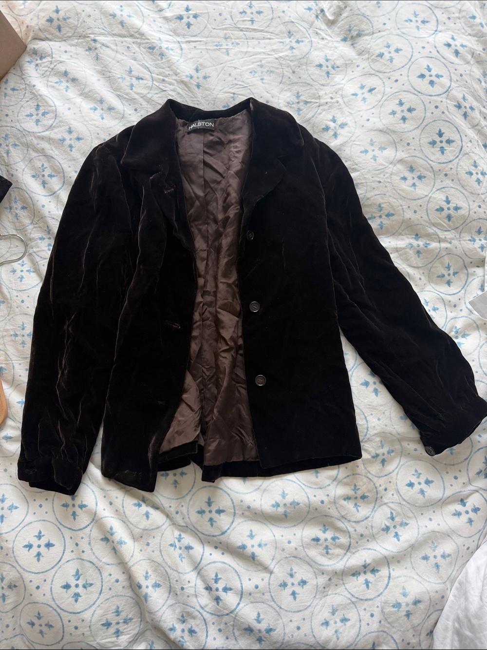 Halston Black Velvet woMen's Jacket runs small